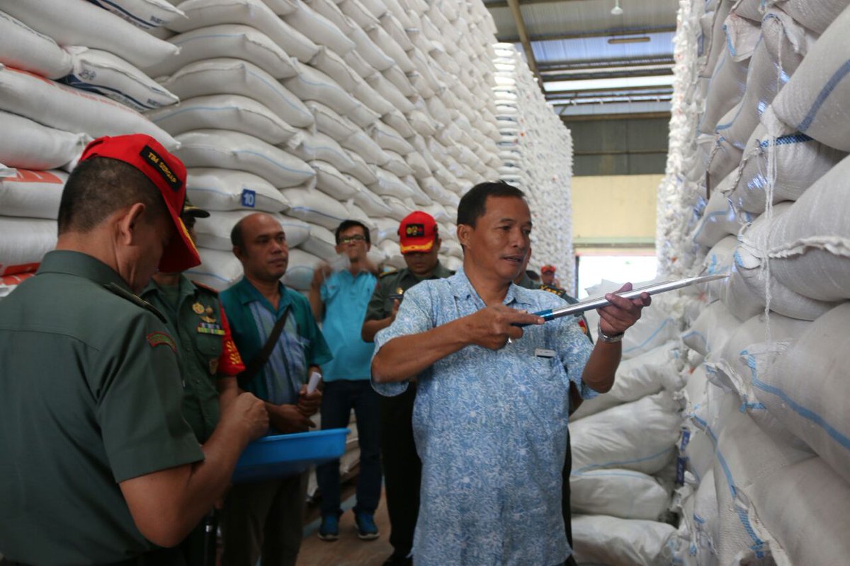 Realisasi Pengadaan beras oleh GBB 104 Depok 104,4% dari target. #Kerja3ersama  <a href="/bulog_semarang/">Bulog Semarang</a>  @Makutarama1  <a href="/dispertan/">Dinas Pertanian Grobogan</a>  @kodimpurwodadi