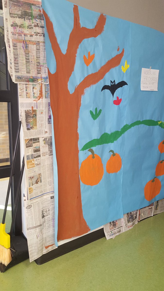 MsCalArt's tweet photo. Work 'n progress by my Art PACK students! @WolfCreekWolves #Artpride #studentcolaboration #gowolves! #proudteacher #artteacherlife https://t.co/QUF4NjeLuv