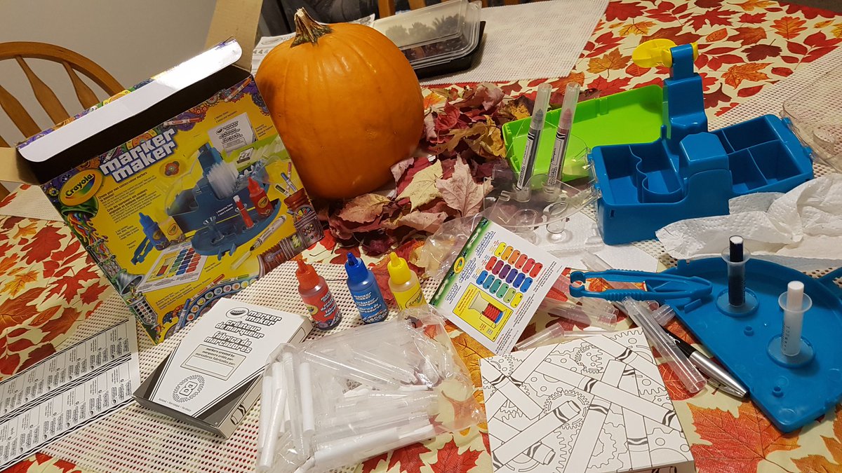 HeyItsMeMissJT's tweet photo. Getting in touch with my inner child this evening. Looks like a laboratory experiment! #crayolaqueen #markermaker @Crayola https://t.co/901NpFcTnS