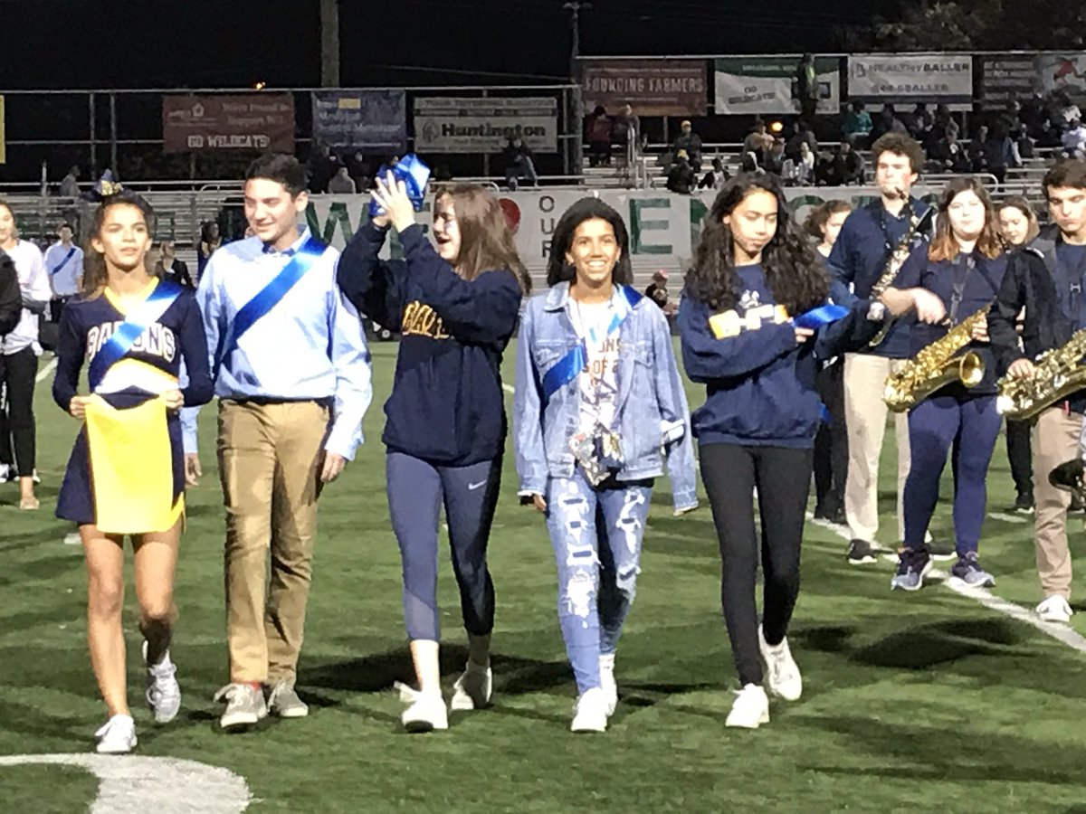 DrJones_OSSI's tweet photo. Congrats to our Homecoming royalty!! @BCCSGA @Barons2018 @Barons2019 @Barons2020 https://t.co/cN40yTRzcJ