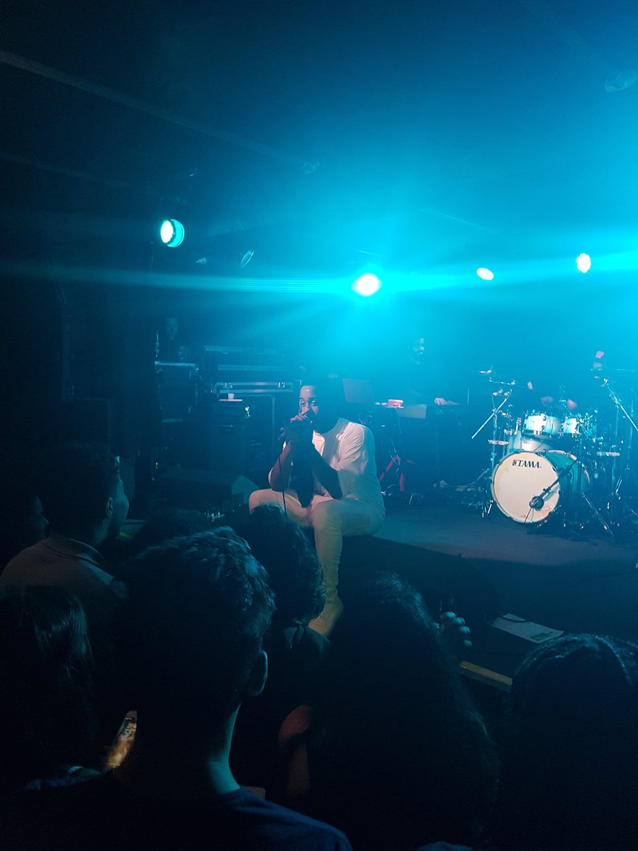 drew_o12's tweet photo. @iAmShakka I missed the last train home for you fam, stuck in Manchester๐๐ well worth it tho, much love #TheTribe #HeartTheWeekend https://t.co/P49nbgwBiu