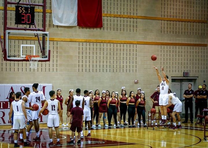 FCATAMIU's tweet photo. DAN MILOTA bringing the 🔥 from the 3 point line last night way to go Dan #tamiu #tamiu365 #tamiubasketball @TAMIUAthletics @BryanWeakley https://t.co/7UtC84hL9w