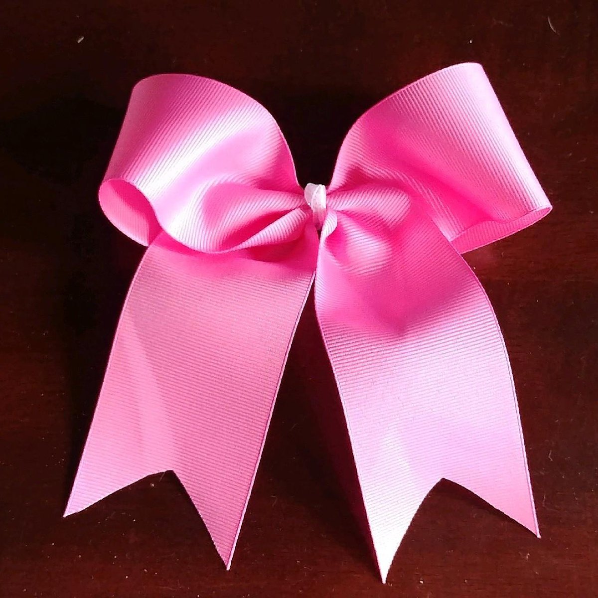 MandaDanielle1's tweet photo. Pink out bows for my girls!! $6! #cheerleading #cheerbows #softballbows #cheer #bows #cheerleader #cheercoach #cheerteam #cheercamp https://t.co/RsiH3topHy