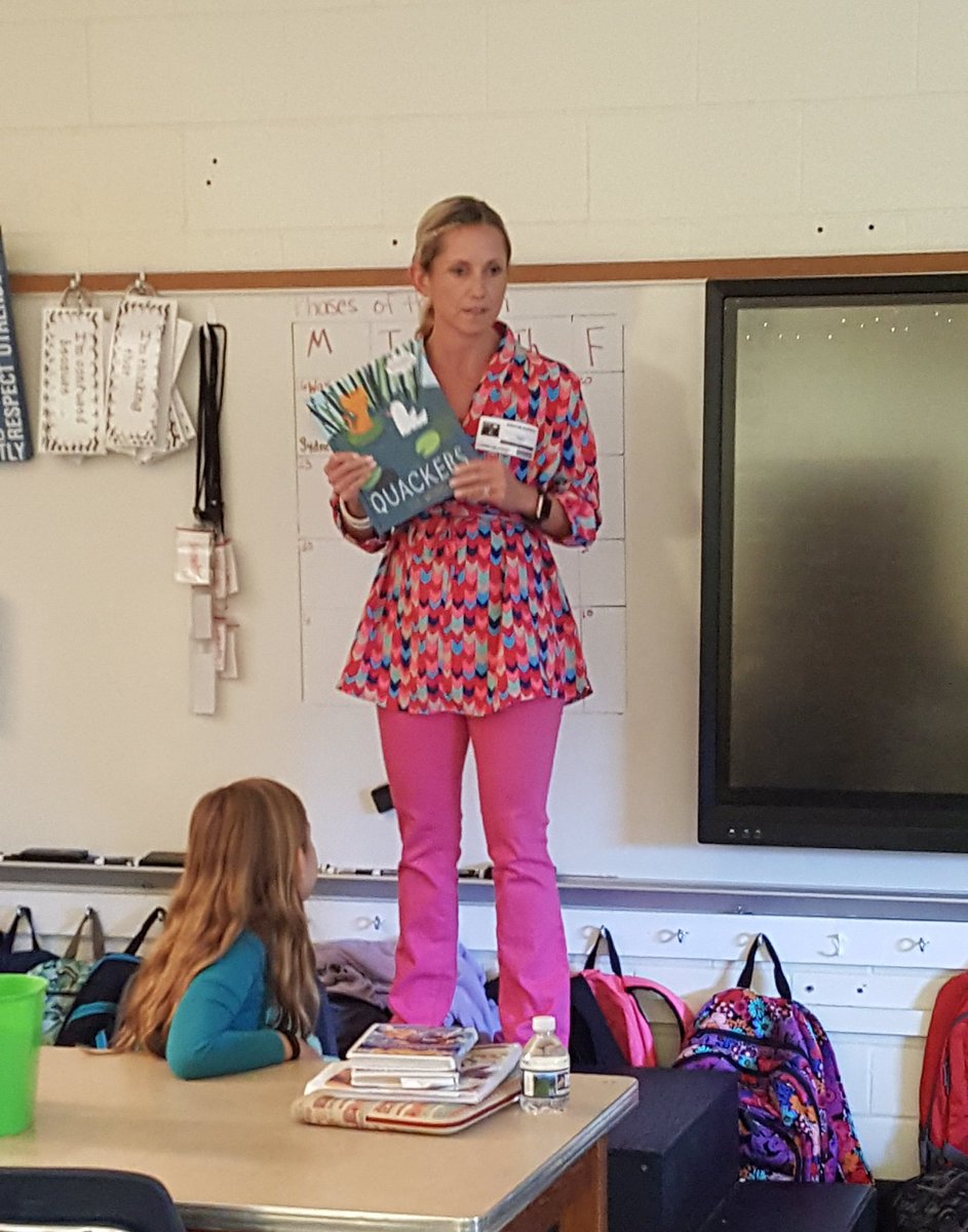 shelene_longELM's tweet photo. Thankful for our volunteer reader who was willing to #takethestage for Read for the Record today! #quackers https://t.co/kJy5ZyfX2a