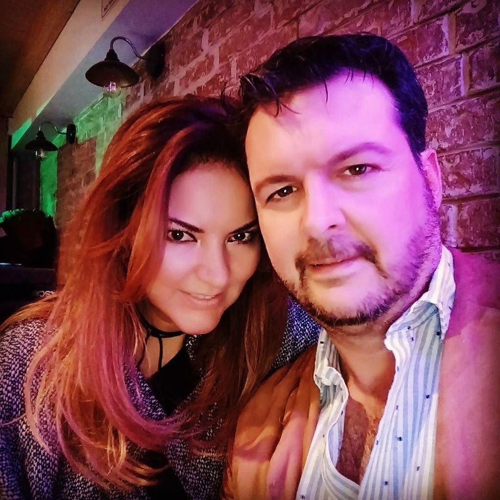 soykikomarti's tweet photo. Aquí andamos inaugurando #chendos en #toluca con @laguajardo01 https://t.co/xIP20tanyz https://t.co/RVtIF67RyS