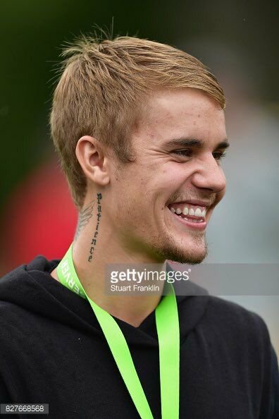 Caelike_la_da's tweet photo. RT if you are BELIEBER 😍
#JustinBieberShow 
#EMABiggestFansJustinBieber https://t.co/EwoKpiizJ6
