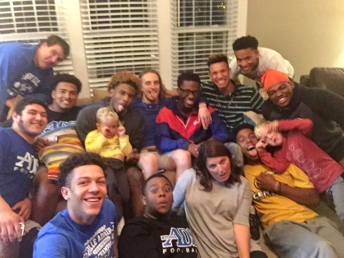 ClevengerKate's tweet photo. One of our favorite nights of the year! #team106seniors! Love them💙⚓️🏈 https://t.co/XYOAExkefH