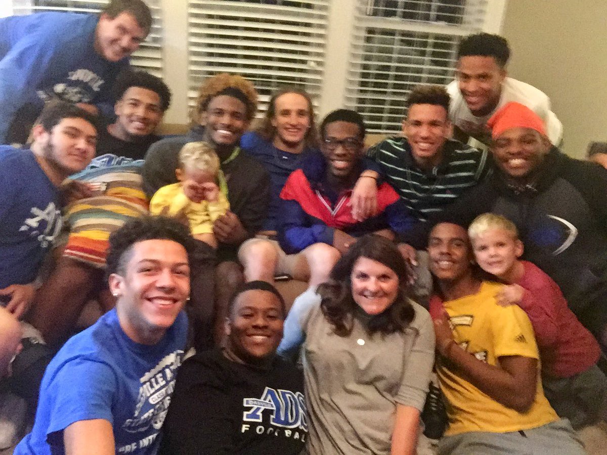 ClevengerKate's tweet photo. One of our favorite nights of the year! #team106seniors! Love them💙⚓️🏈 https://t.co/XYOAExkefH