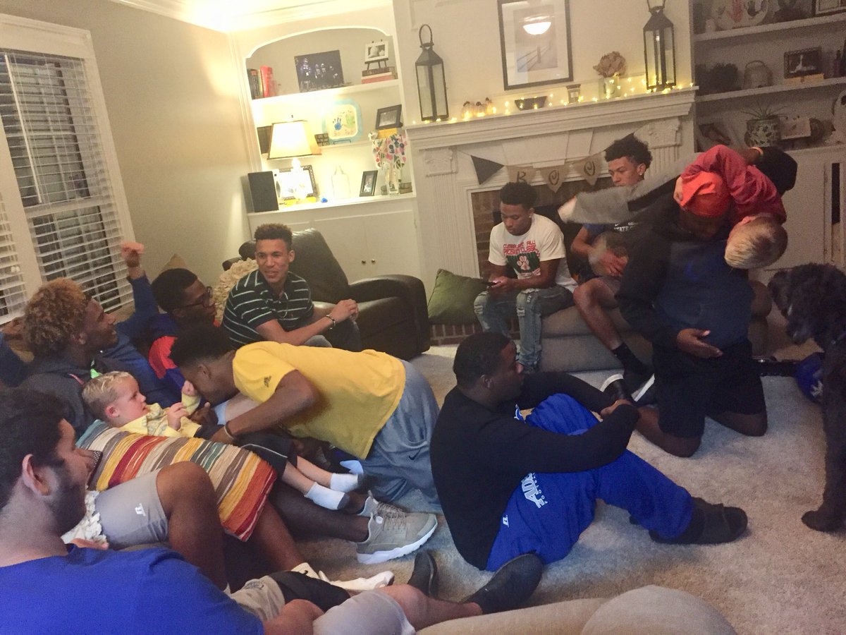 ClevengerKate's tweet photo. One of our favorite nights of the year! #team106seniors! Love them💙⚓️🏈 https://t.co/XYOAExkefH