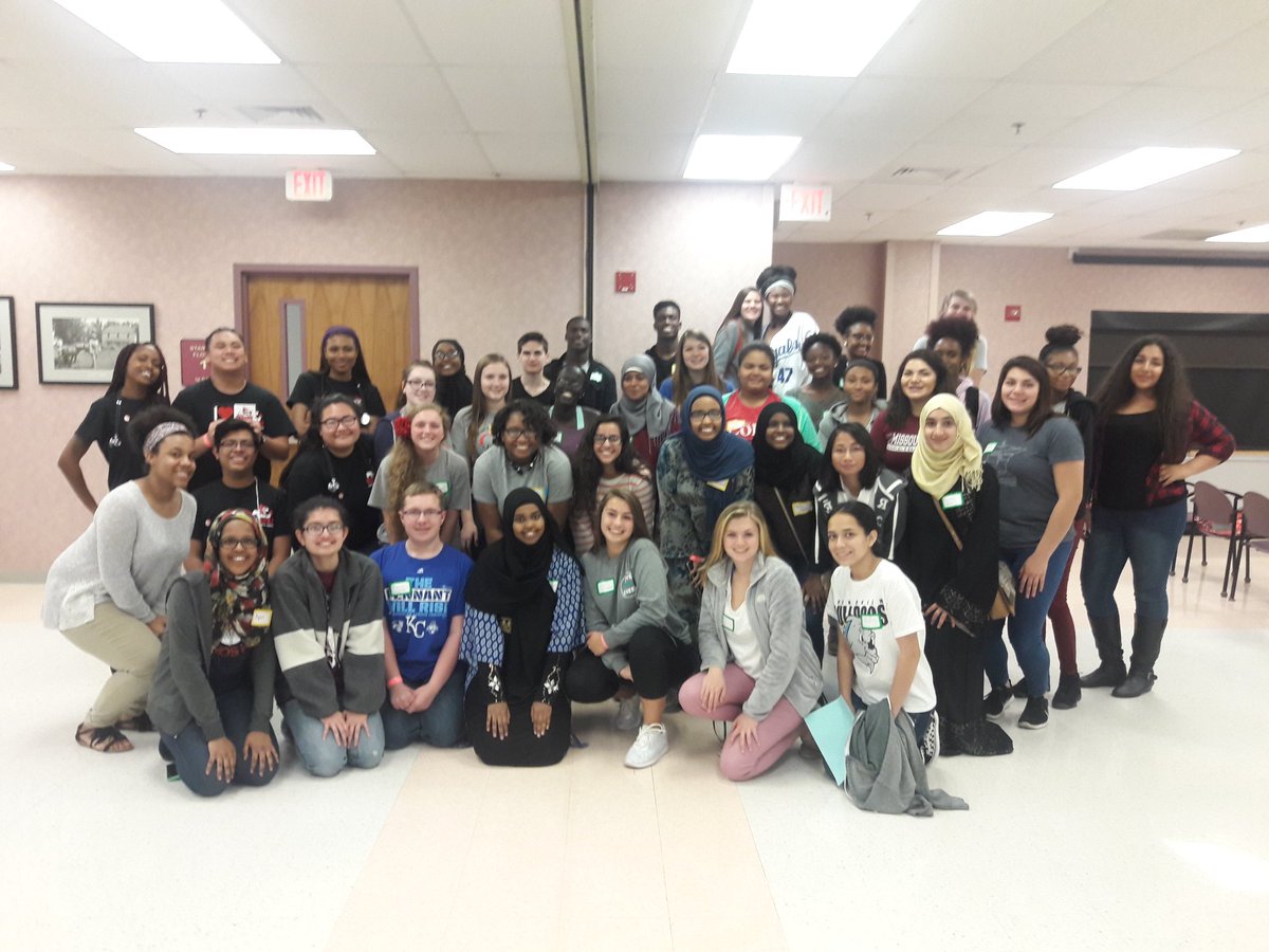 KCHealthTracks's tweet photo. Awesome first TNL SESSION! Thanks @TrumanMedKC Lakewood for hosting! @MrsKent_OPHS @CoxVHSci @iowa50140 @ISDSchools @NKCSchools @KCPSManual https://t.co/FGwUTINLKi