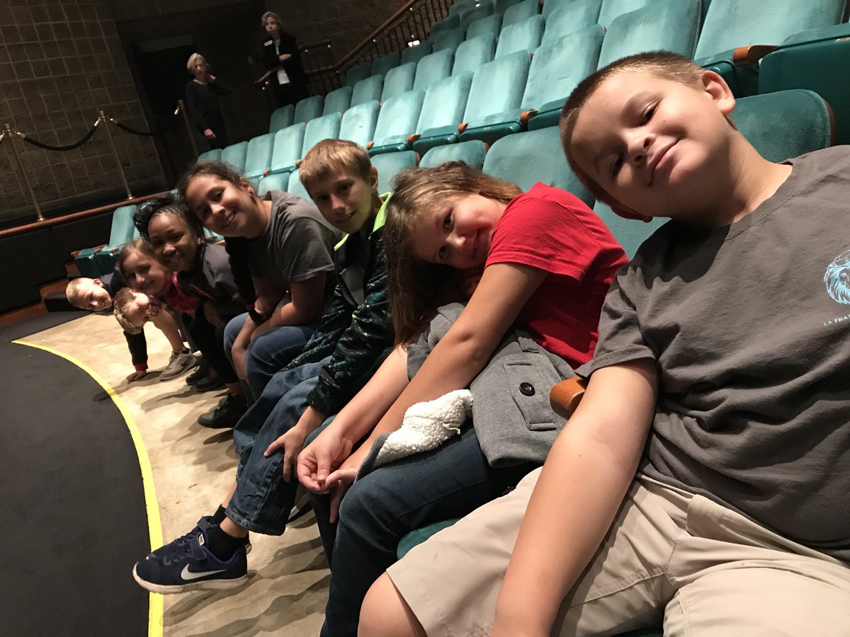 Jankowy4Math's tweet photo. What an awesome week full of amazing learning experiences! #peacecenter #scienceofmagic @lafrancelions https://t.co/Tyia7GiMfZ