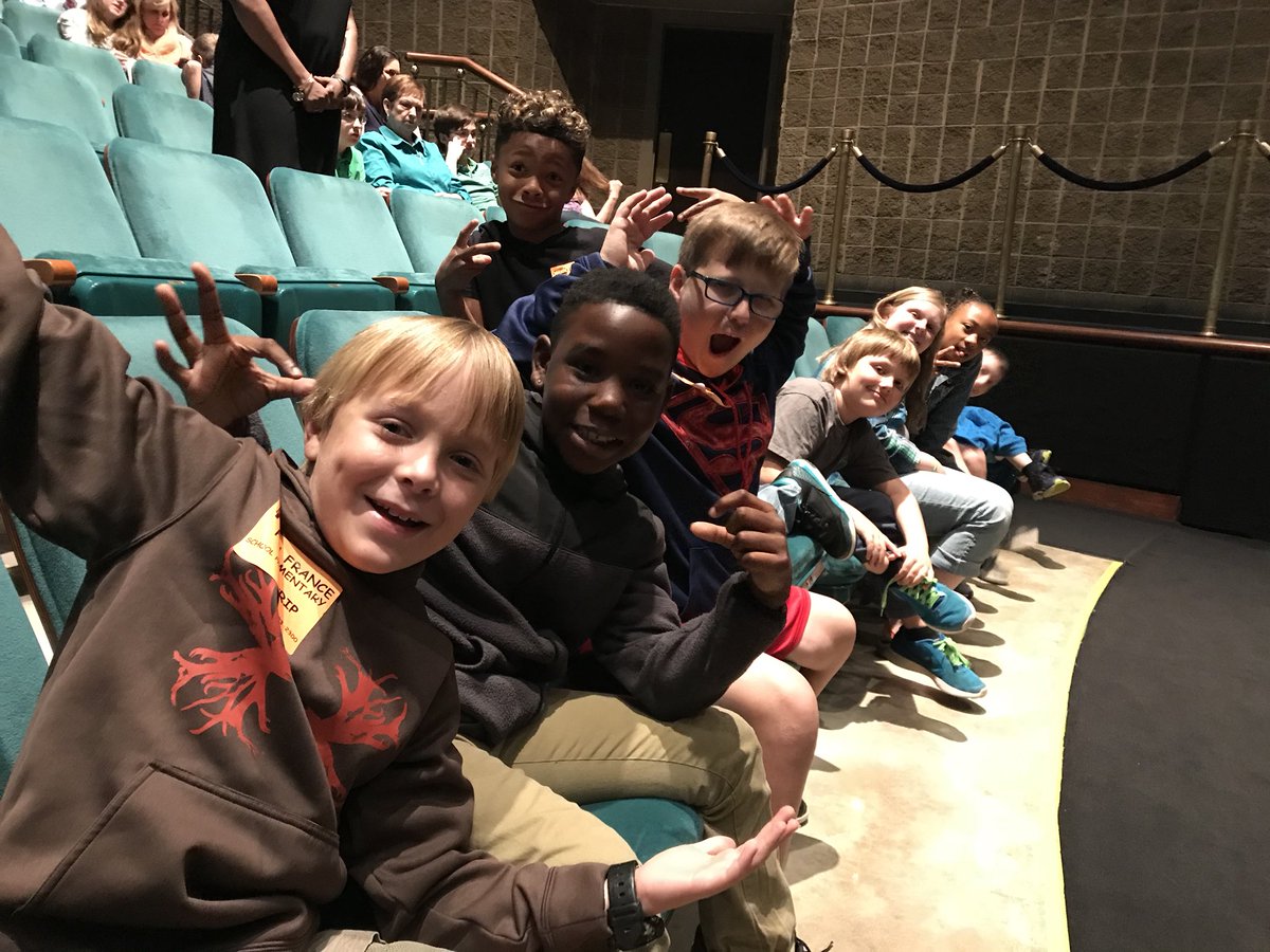 Jankowy4Math's tweet photo. What an awesome week full of amazing learning experiences! #peacecenter #scienceofmagic @lafrancelions https://t.co/Tyia7GiMfZ