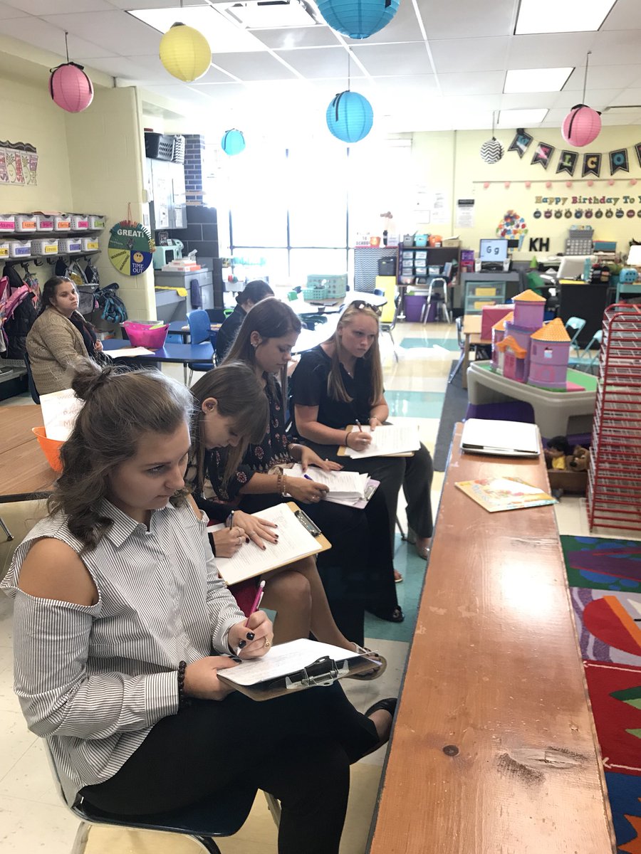 julielwells's tweet photo. The happiest place to be is with preschoolers! Amazing teachers &amp; students 💛🖤🌟#CCP #tonsofsmiles @ThePHSnews #MyOhioClassroom @edrisingohio https://t.co/vP71ZwV4AB