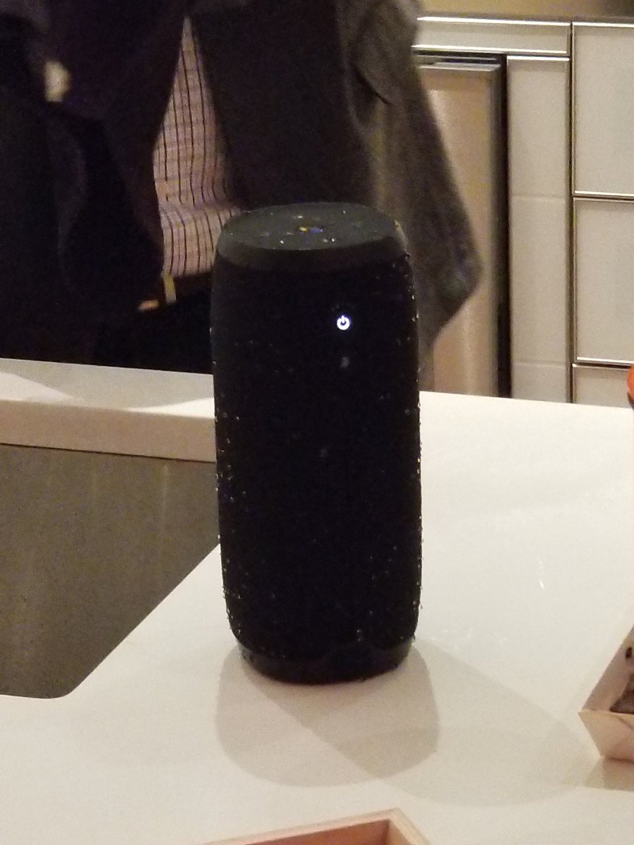 GStyleMagazine's tweet photo. We got to see the new JBL LINK Series smart speakers in action which are equipped w/ Google Assistant. #JBLLINKLOFT @JBLaudio https://t.co/Xk9BwYkDtR