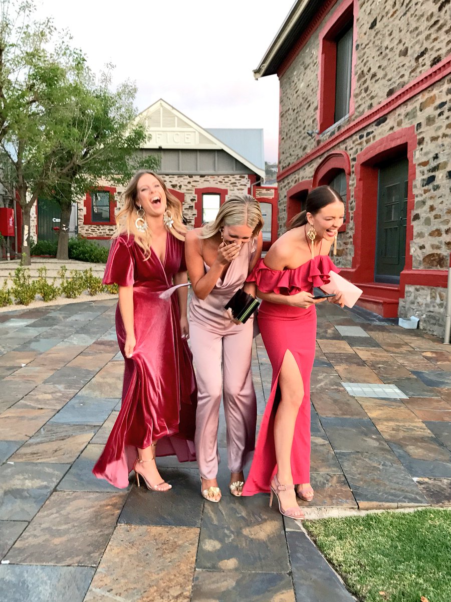 Lisa_DeSanctis's tweet image. Insta vs real life 🍇 thanks for having us @penfolds ❤️