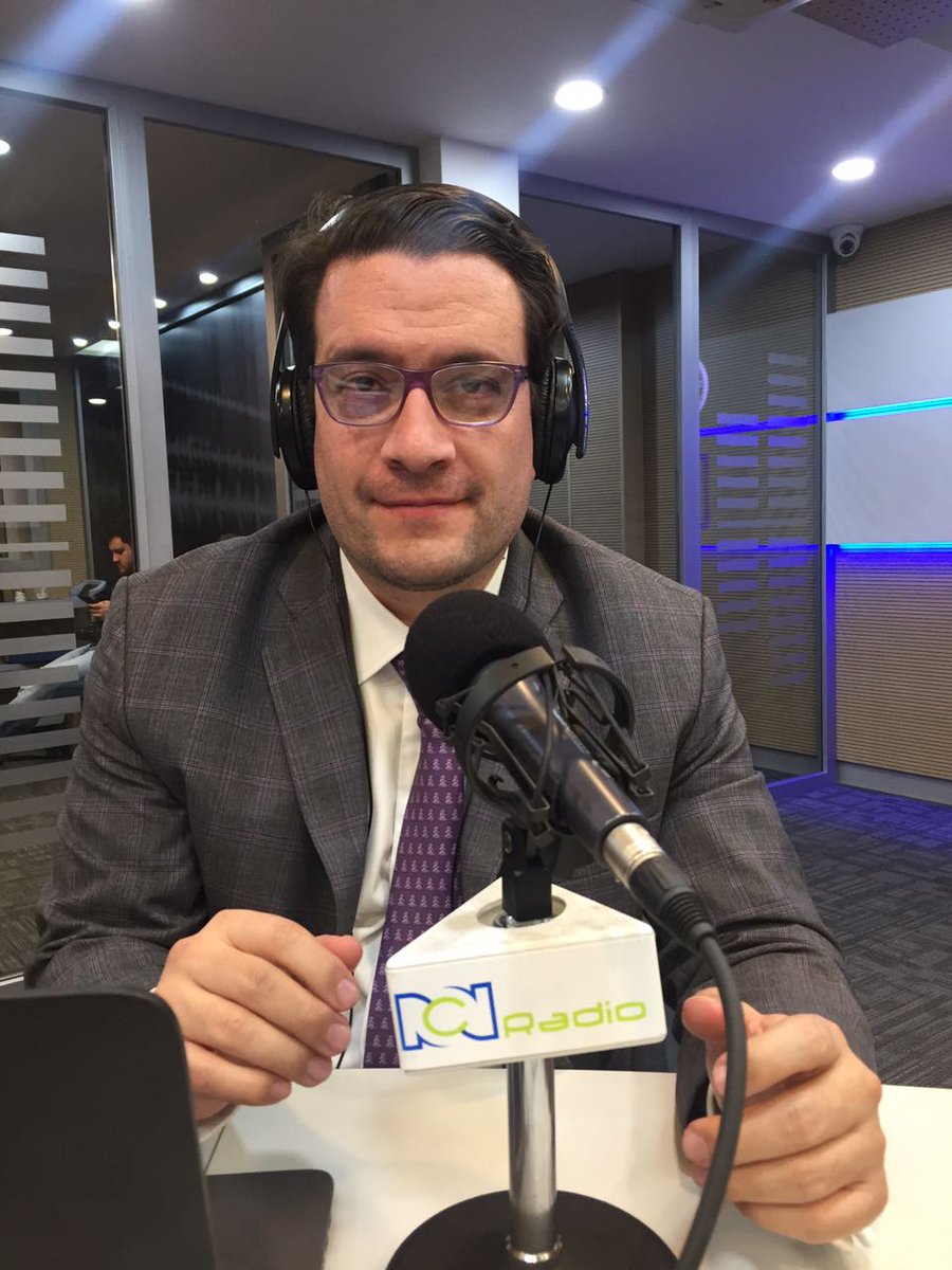 VocesRCN's tweet image. "El presidente @JuanManSantos acaba de dar una rueda de prensa sobre Tumaco para decir que no sabe nada", dice @CancinoAbog.