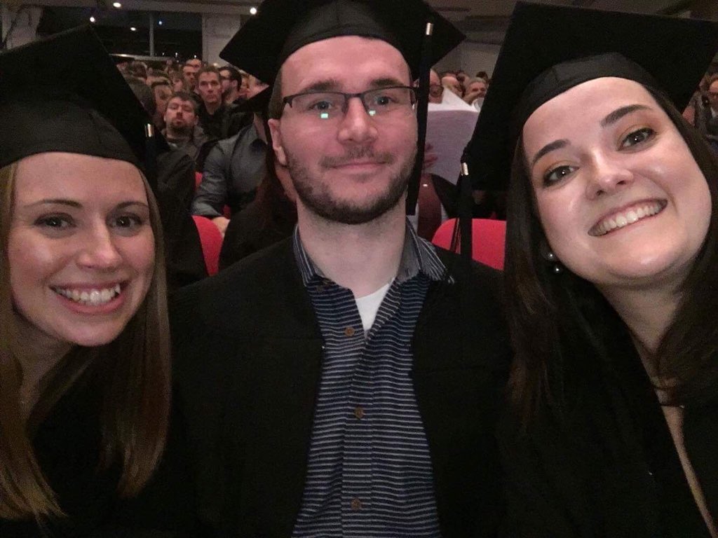 reneerodgerss_'s tweet photo. #MUNgrad17 https://t.co/zkTJWVJZFj