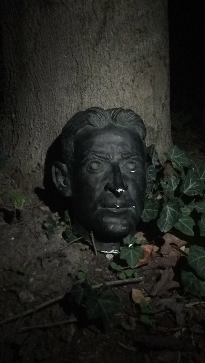 RIP_Fitzgerald's tweet photo. @RIP_aviv I hear you’re missing a head... https://t.co/pnlTiJQLyH