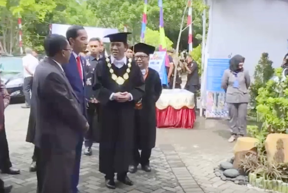 MasIndartono's tweet photo. Menyambut Presiden di Undip. https://t.co/P2vSX6VTZE
