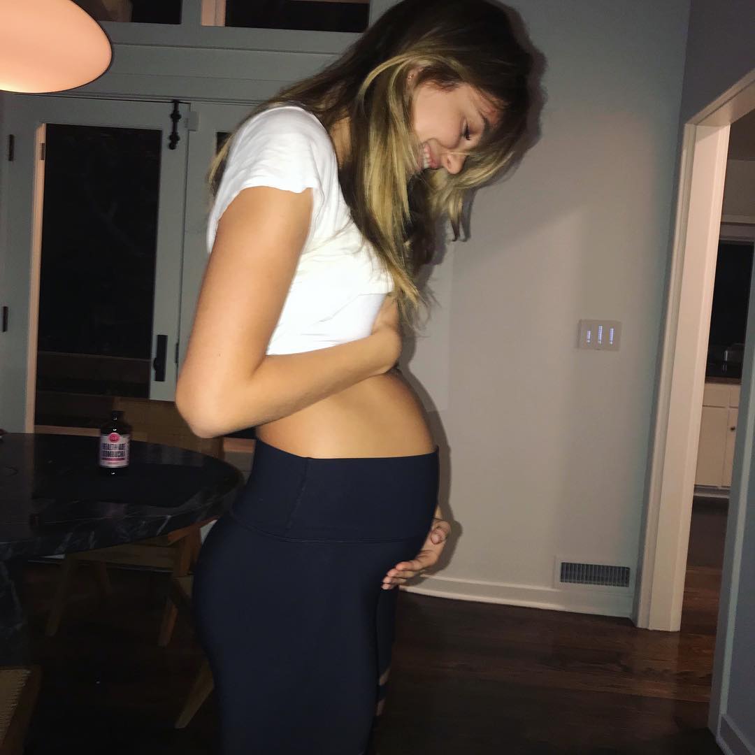 CamiMorroneNY's tweet photo. Cami via Instagram: "Get you someone who looks at you the way I look at my food baby" https://t.co/Xq50kdfP3E