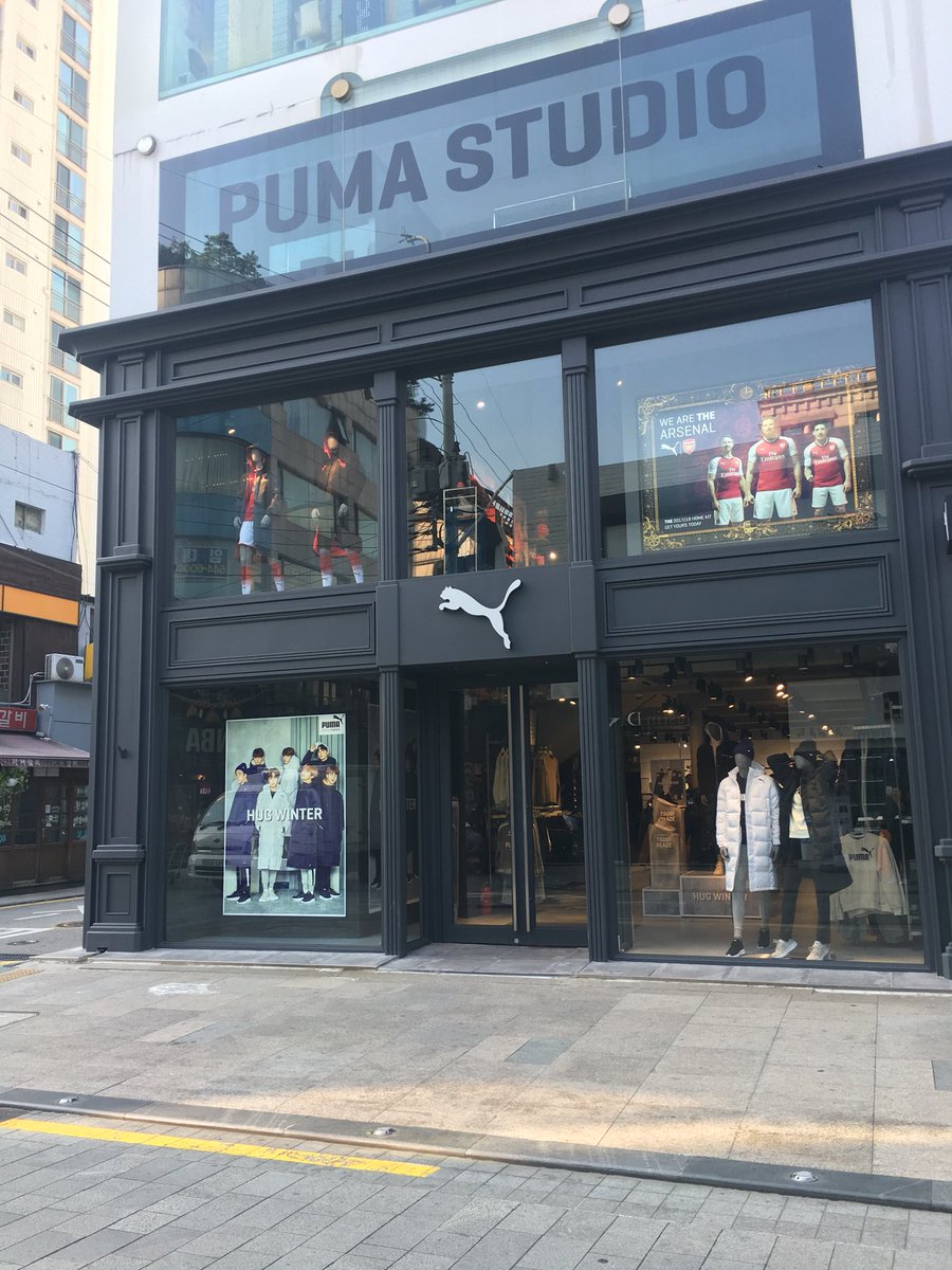 MeerausFarben39's tweet photo. Because of Yesterdayπ I bought two more Court Starπ PUMA need BTS ππ
#BTSXPUMA #BTS #20130613 @pumakorea @BTS_twt #CourtStar https://t.co/8zfMNqKjnC
