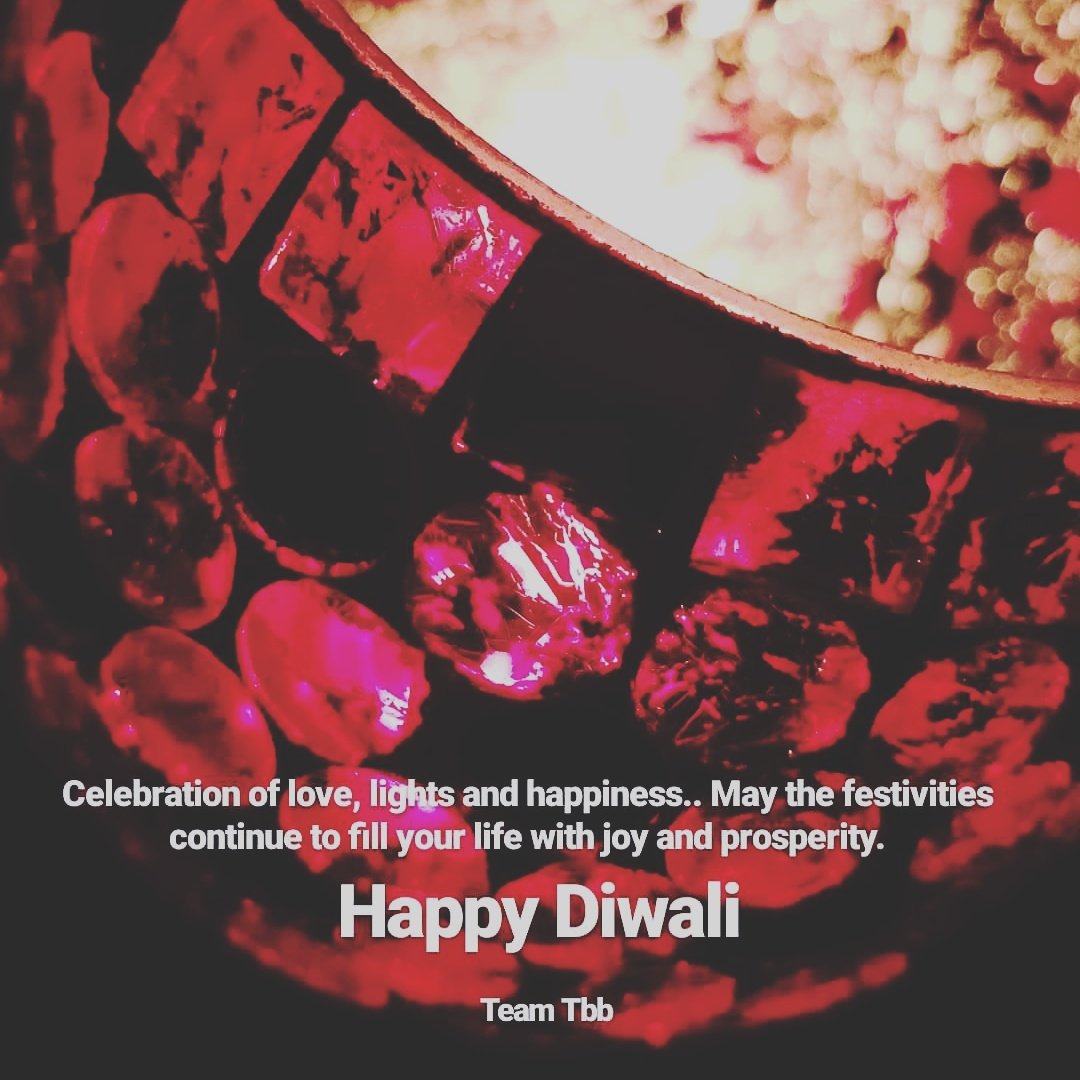 thebibliob's tweet photo. Happy Diwali! Avail 10% off on your three and six months plans until Sunday 😀 ..#Diwali #subscriptionbox #bookbox #subscriptionboxindia https://t.co/Vgx0yTjpY8