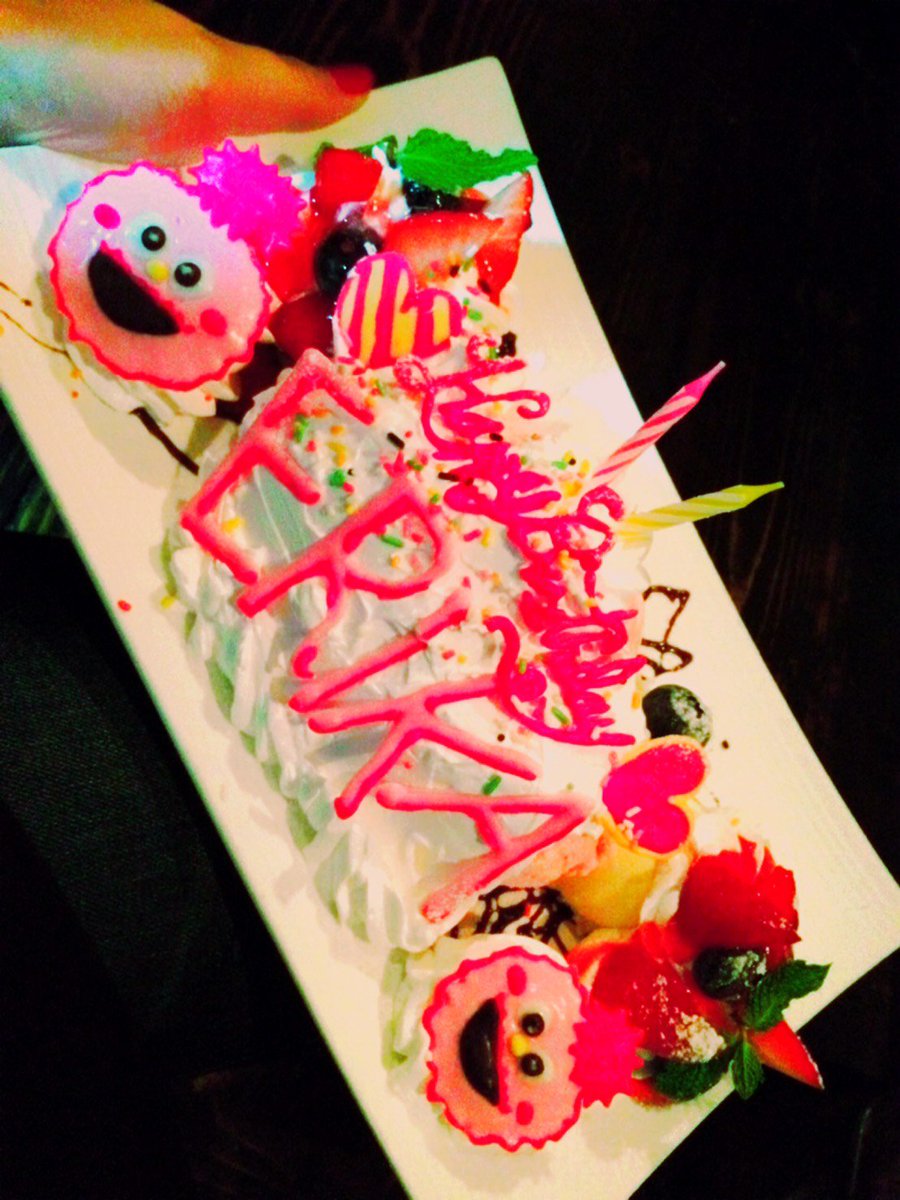 KAKOIdining's tweet photo. 昨日は綺麗なお姉様方がご来店してくださいました😊✨

エリカさん誕生日おめでとうございます👏素敵な１年になりますように✨✨ https://t.co/Wj3wTBpmDm