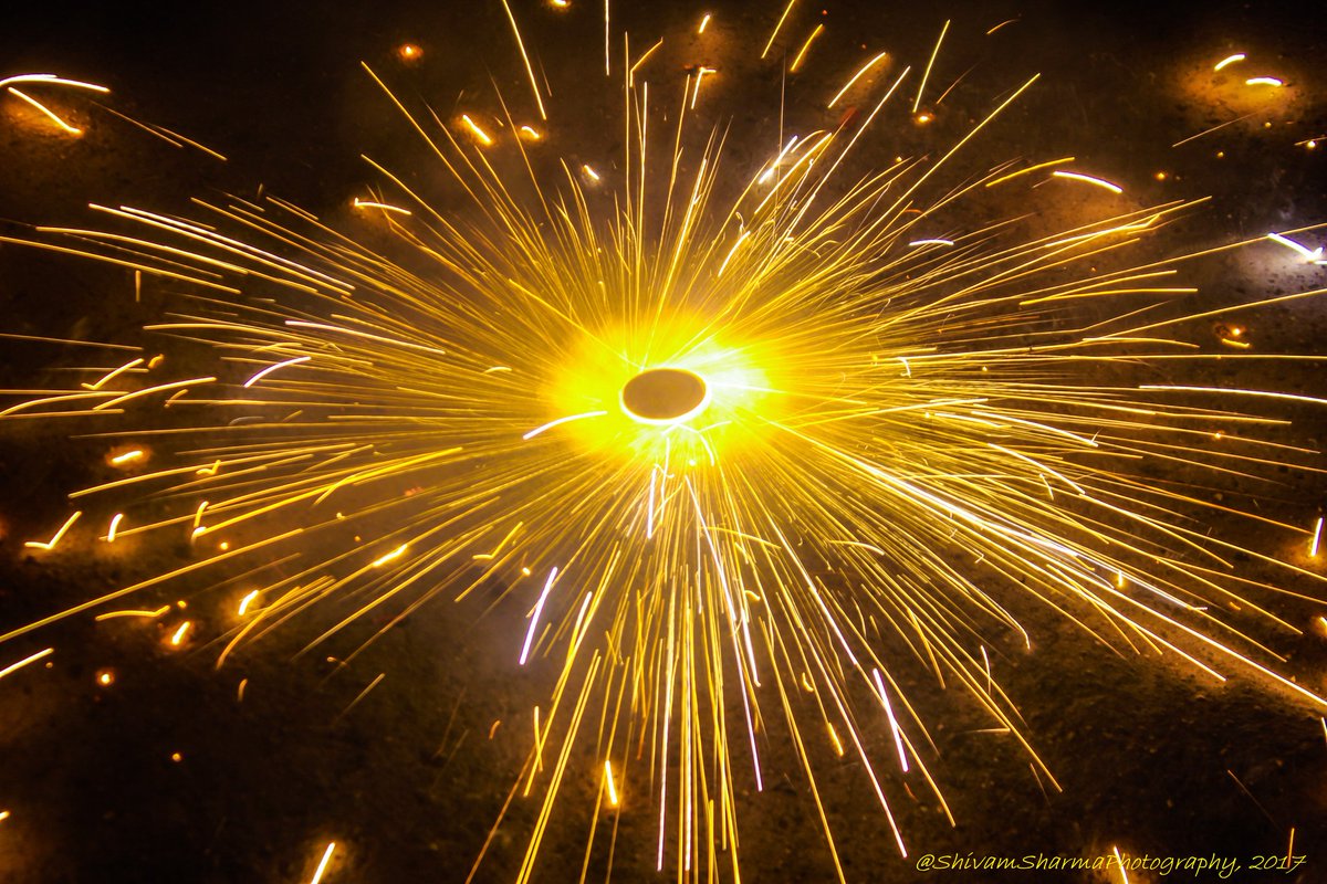 ShivamSPhotos's tweet photo. #AdventurousWheelChakra 🔄 #ExcitementDepressiveLevel ✨🎇🎆 #DiwaliEdition #LandscapeShoot. #ShivamSharmaPhotography 😊📸 https://t.co/ql3XSDyHOT
