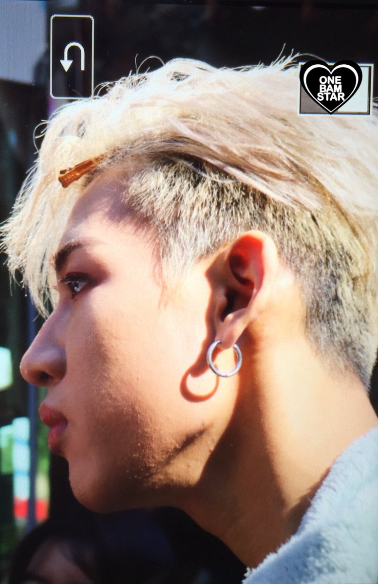 one_bam_star's tweet photo. 💓 171020 뮤뱅외근
💓 #뱀뱀 #BamBam #GOT7 
💓 @BamBam1A https://t.co/QlCyEwh8qJ