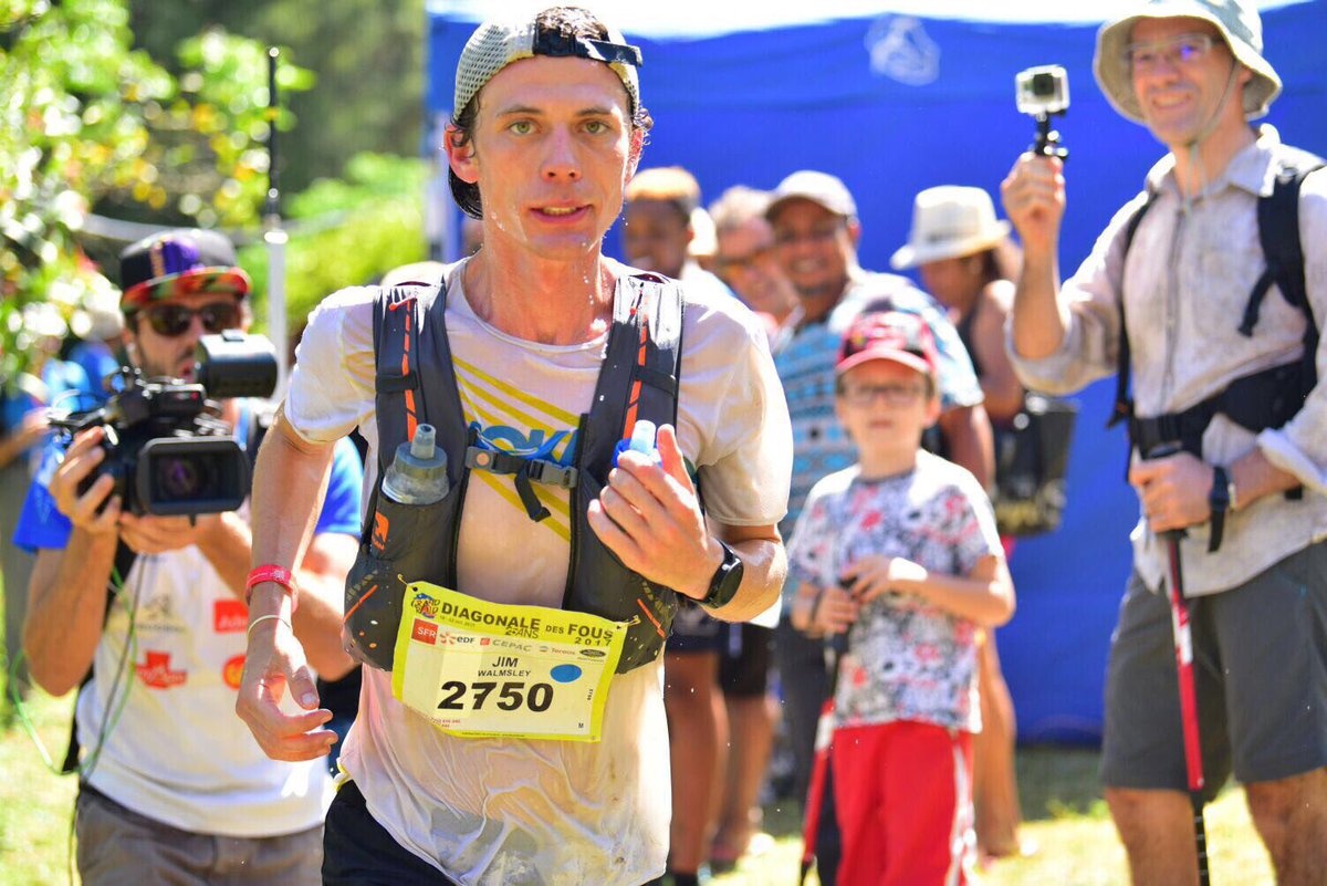hoka's tweet photo. Arriving at 95k in ILet à Bourse @walmsley172 is in the lead. Ludo follows in 2nd. #grandraid #timetofly https://t.co/s3Ll6jzus9