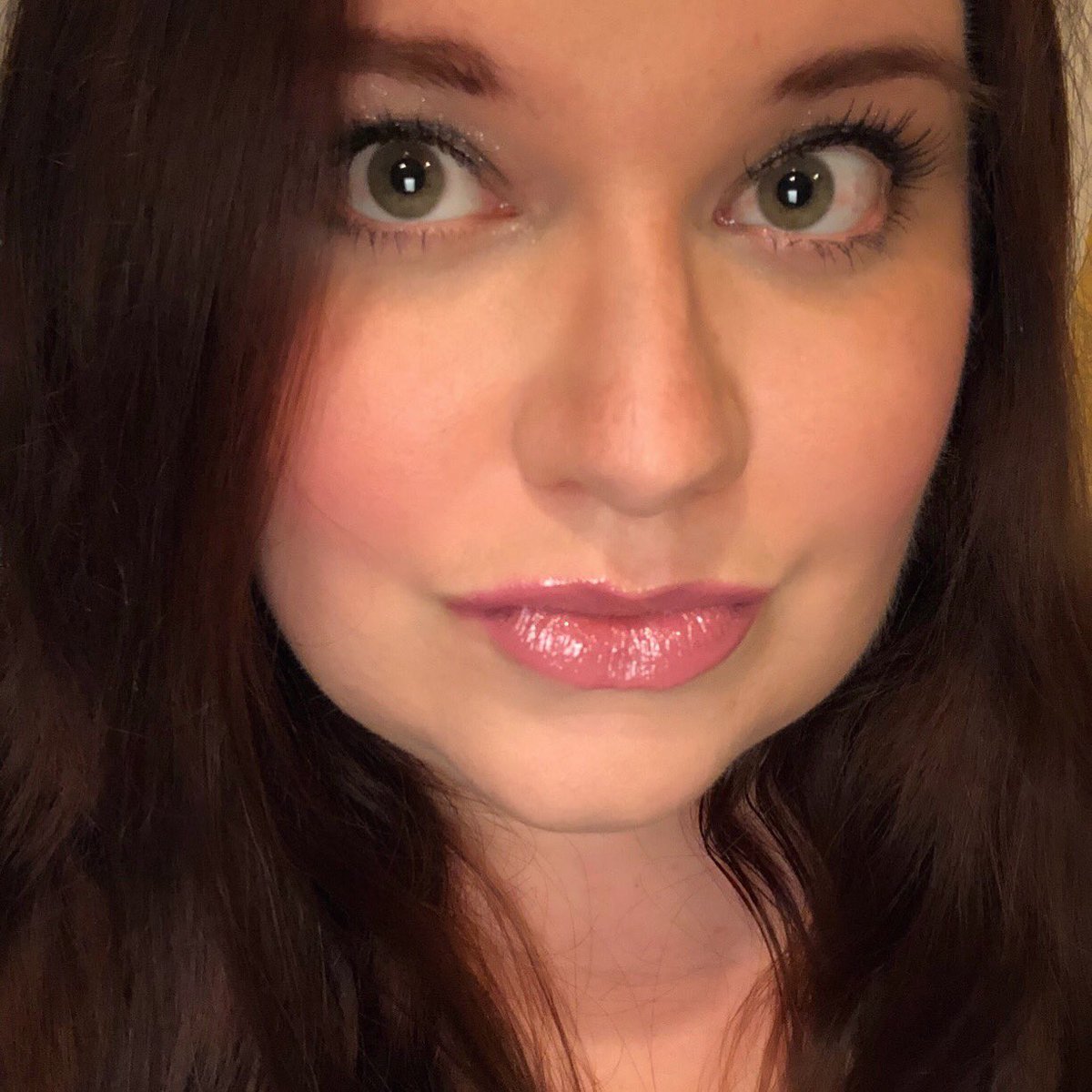Erinleigh82's tweet photo. Keeping it simple tonight for our LipBoss meeting!

Goddess on the lips💋💕
#pinkpout #pinklips #lipsense #momboss #bestgigever #senegence https://t.co/rLWYE4SQsC