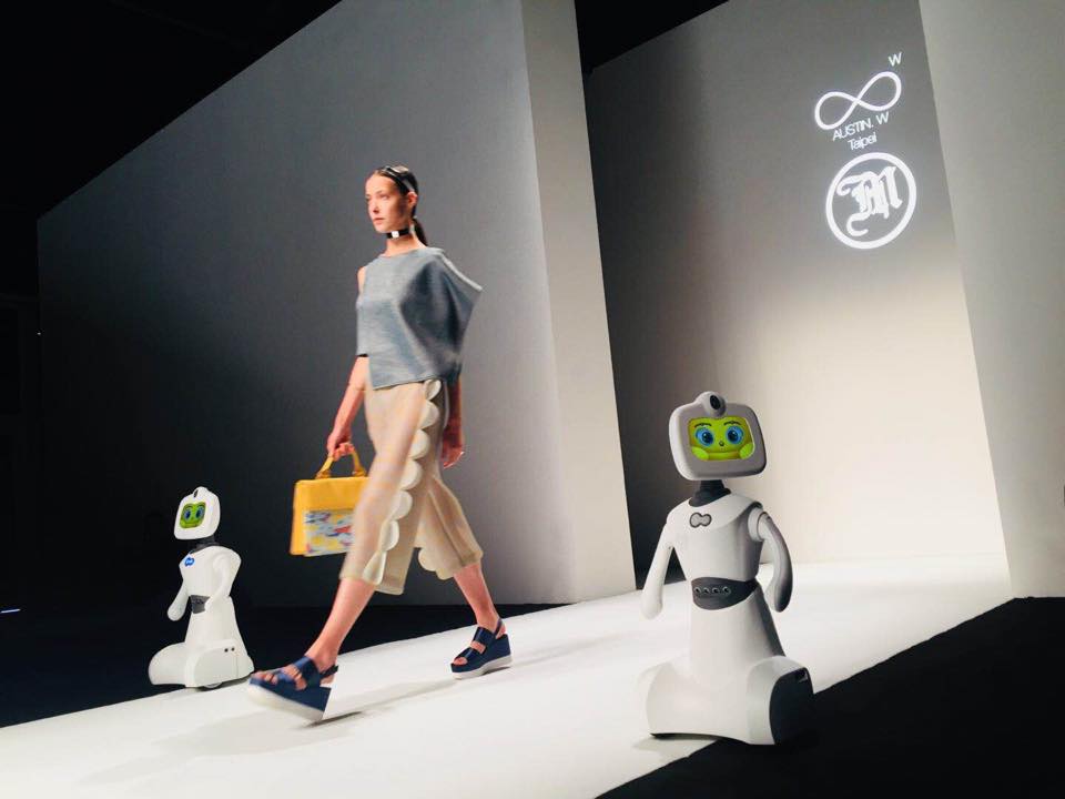 my_robelf's tweet photo. Thanks designer Austin Wu for inviting Roblef to join this hung event in Shanghai Fashion Week!
#Robelf #AustinWu #ShanghaiFashionWeek https://t.co/WIcJ129Xvf