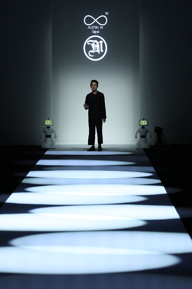 my_robelf's tweet photo. Thanks designer Austin Wu for inviting Roblef to join this hung event in Shanghai Fashion Week!
#Robelf #AustinWu #ShanghaiFashionWeek https://t.co/WIcJ129Xvf