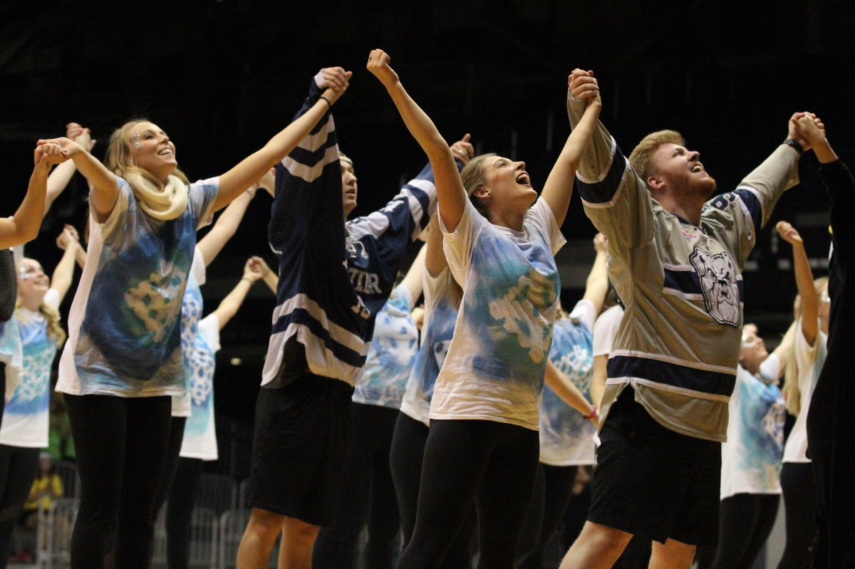 emmahall_11's tweet photo. Wow, Yell like Hell really made me question my dancing abilities #butlerhomecoming @butleru https://t.co/tJwfPwYEKH