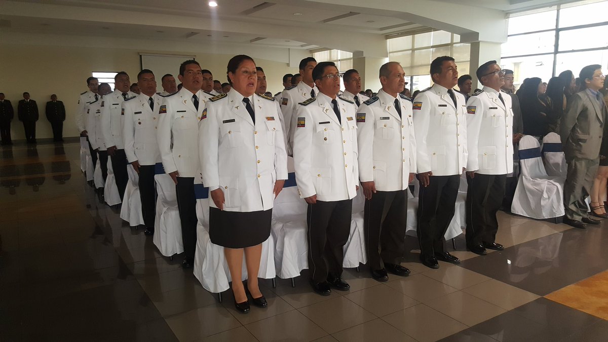 Lea (Boletín): Ascendidos al inmediato grado superior 33 uniformados que laboran en el #DistEugenioEspejo #UIO.  bit.ly/2zBZwak