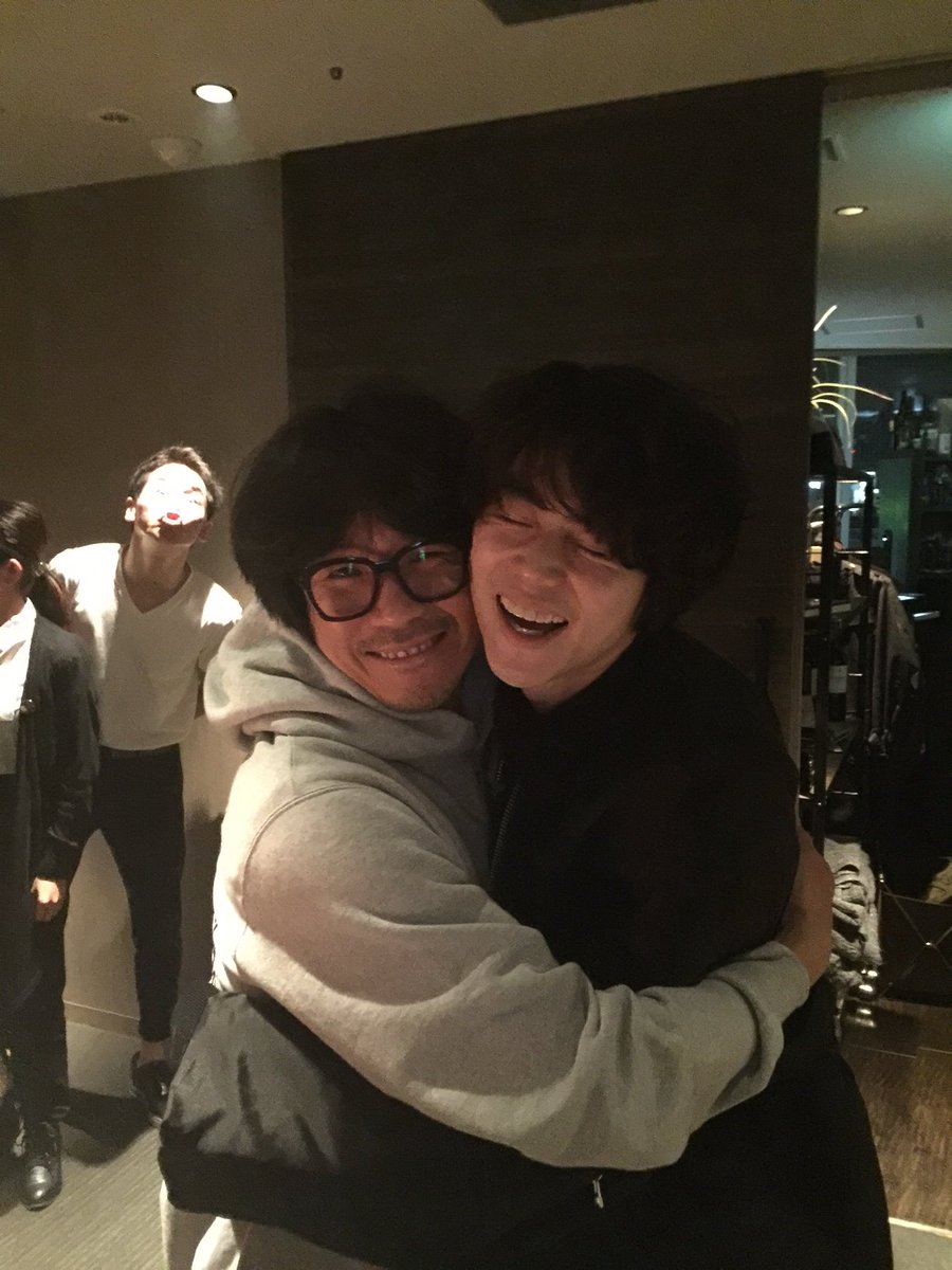 kouya_film's tweet photo. いよいよ、明日後篇が公開です。企画から5年近く、長い長い道のりでした。クランクアップから1年が過ぎましたが、今だあの熱い撮影の日々が忘れられません。過酷な撮影を乗り切った後のお二人の想い出のお写真をひとつ。＃菅田将暉　＃ヤンイクチュン https://t.co/HH0obsXvHO