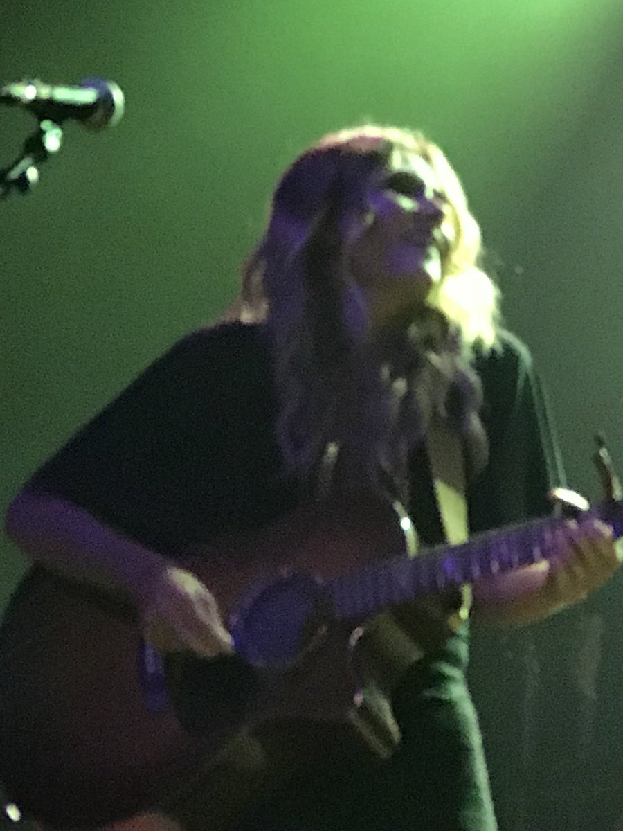 jenkcosio's tweet photo. Do believe I new fave! @runawayjune #❤️them #soworththedrive #awesomeshow #toshort https://t.co/mpsCz91bQl