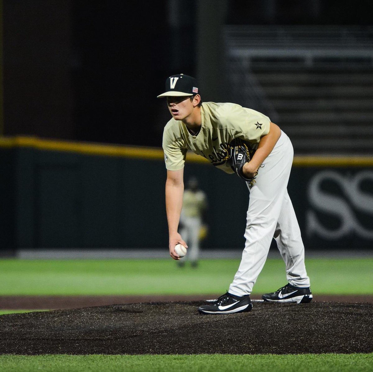 biopitch's tweet photo. Justin Willis, Vanderbilt, dealing this fall,
Kimbrel-esque pose! #3xVeloProgramVet #BioPitchFam #LoveThisKid https://t.co/1ySIUPNZos