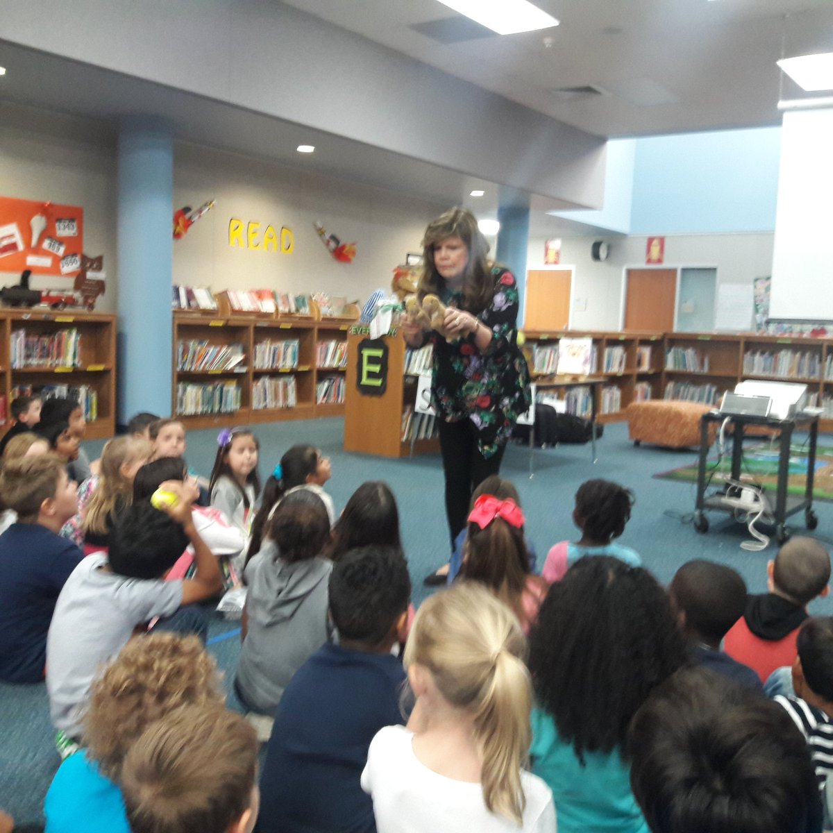 RaiaBeth's tweet photo. We had a great time listening to our author retell her stories. The kids loved it! https://t.co/35Ahz5a5io