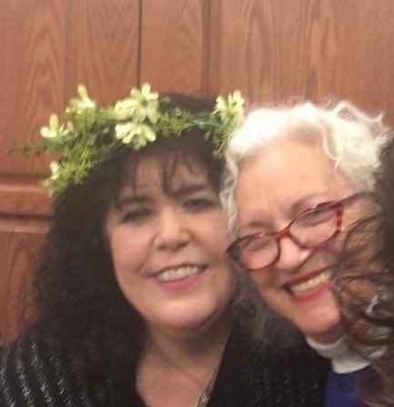 SassenachJersey's tweet photo. #Outlander #Jerseygirls havin great witchy #DevilsMark nite out chatting all things #PrintShop! 🍷👻 #KeepCalmAndPrintShopOn @Outlander_STARZ https://t.co/uMahCe297O
