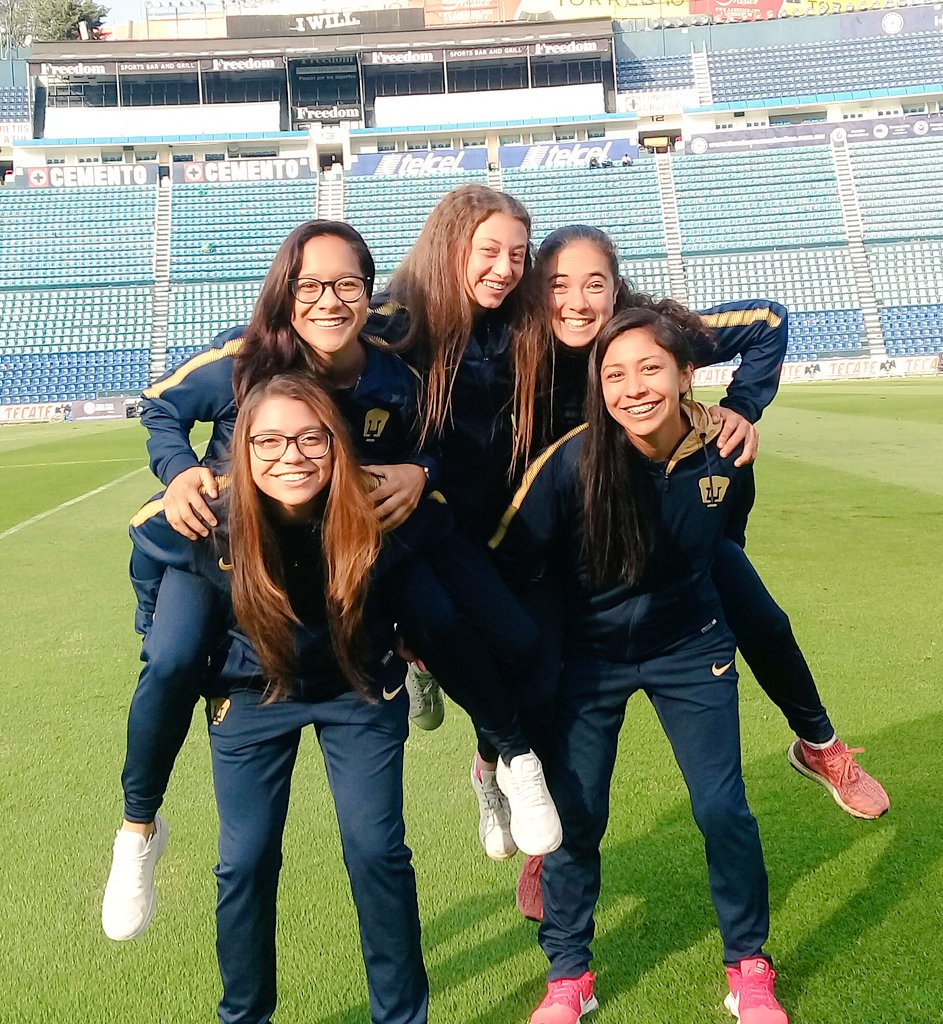 anakren_lopez's tweet photo. La amistad duplica las alegrías y divide las angustias por la mitad. Sir Francis Bacon. Las amo💕😍 #NZ14 @daniabonka #RR3 @KhanPaola #AL7 https://t.co/JqDxfoT2Gh