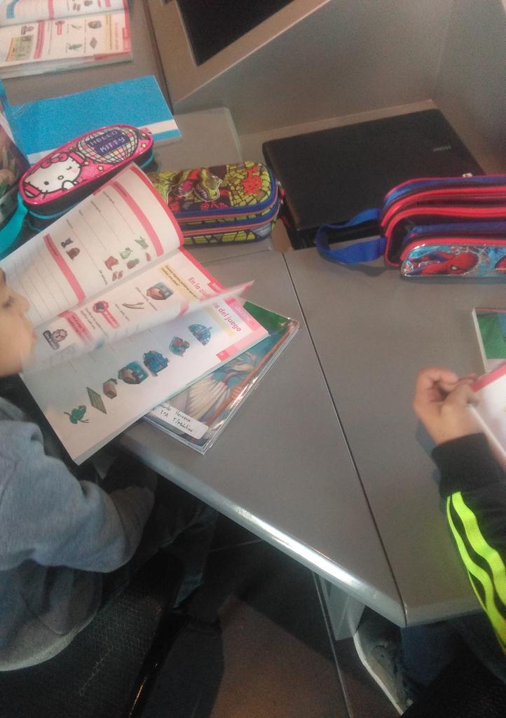 PsicAlecs's tweet photo. Seguimos trabajando :) 

#pespecialdv17b https://t.co/Zay5BJ4A46