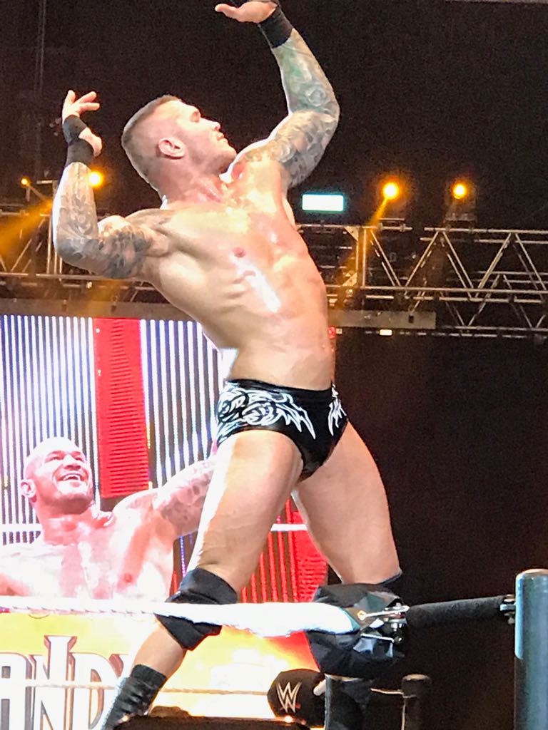 FuryGibsonGirl's tweet photo. My hero my love my viper @RandyOrton  at #WWEBuenosAires  10-19-17 😘🐍💖💓💕 photos credits to who took them https://t.co/FVa3ezJxRc
