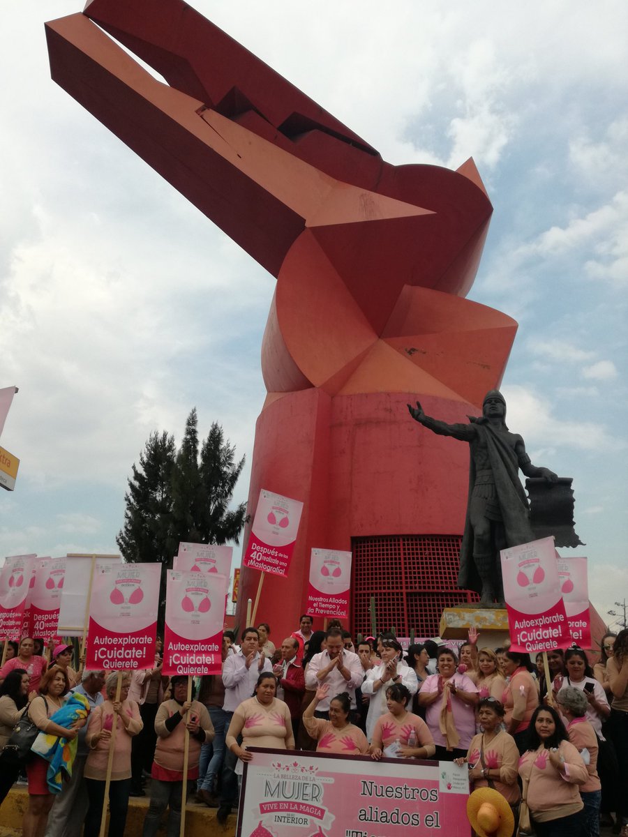 ManosUnidasMex's tweet photo. @alma_quiles volvió a reunir a más de 400 mujeres en el #DiaMundialdelCáncerdeMama en Nezahualcóyotl. https://t.co/XHjfdsADlT