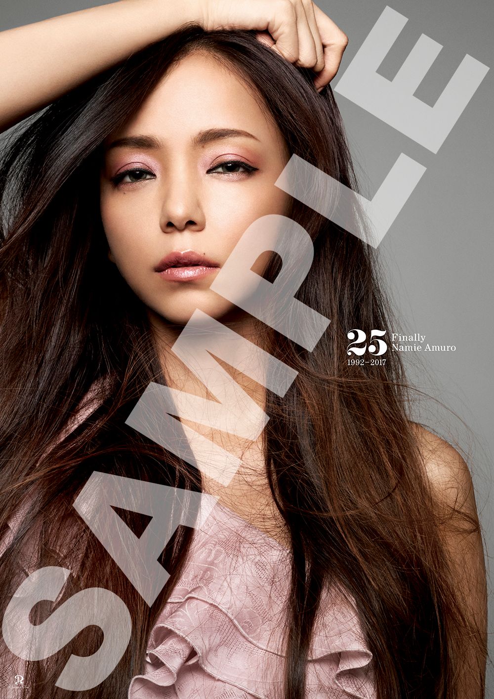 Twitter 上的 Mu Mo Shop Mu Moショップ 安室奈美恵 11 8発売 Finally の中面ジャケット写真とオリジナル特典 B2ポスター Mu Moショップ Ver の絵柄が公開 特典には数に限りがありますのでご予約はお早めに 安室奈美恵 ご予約はこちらから