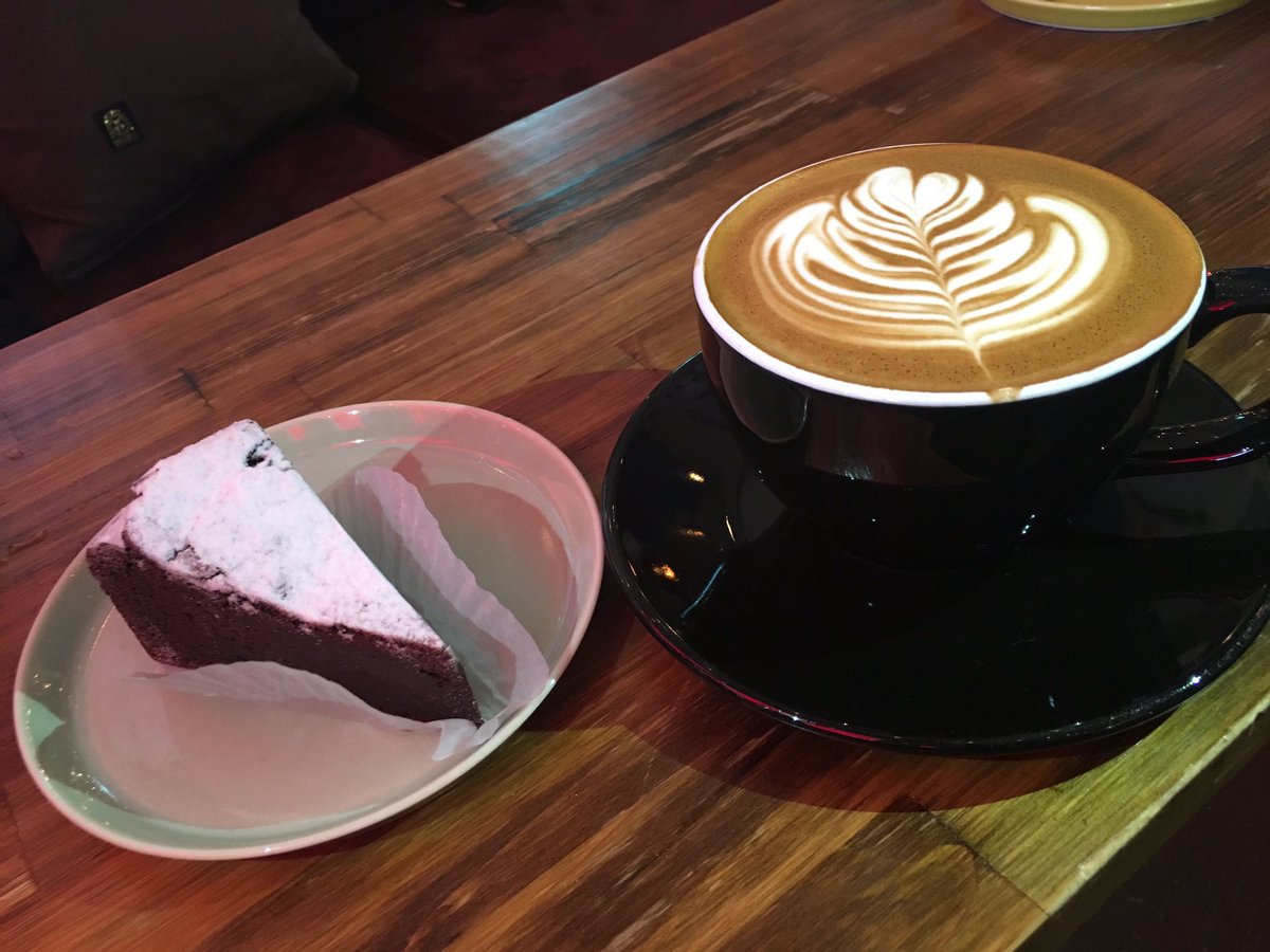 hyougaabc's tweet photo. あかーん、ツイッターめっちゃ久しぶりに開いたわ

いつものカフェにて☕️ https://t.co/QywrT1pJwP