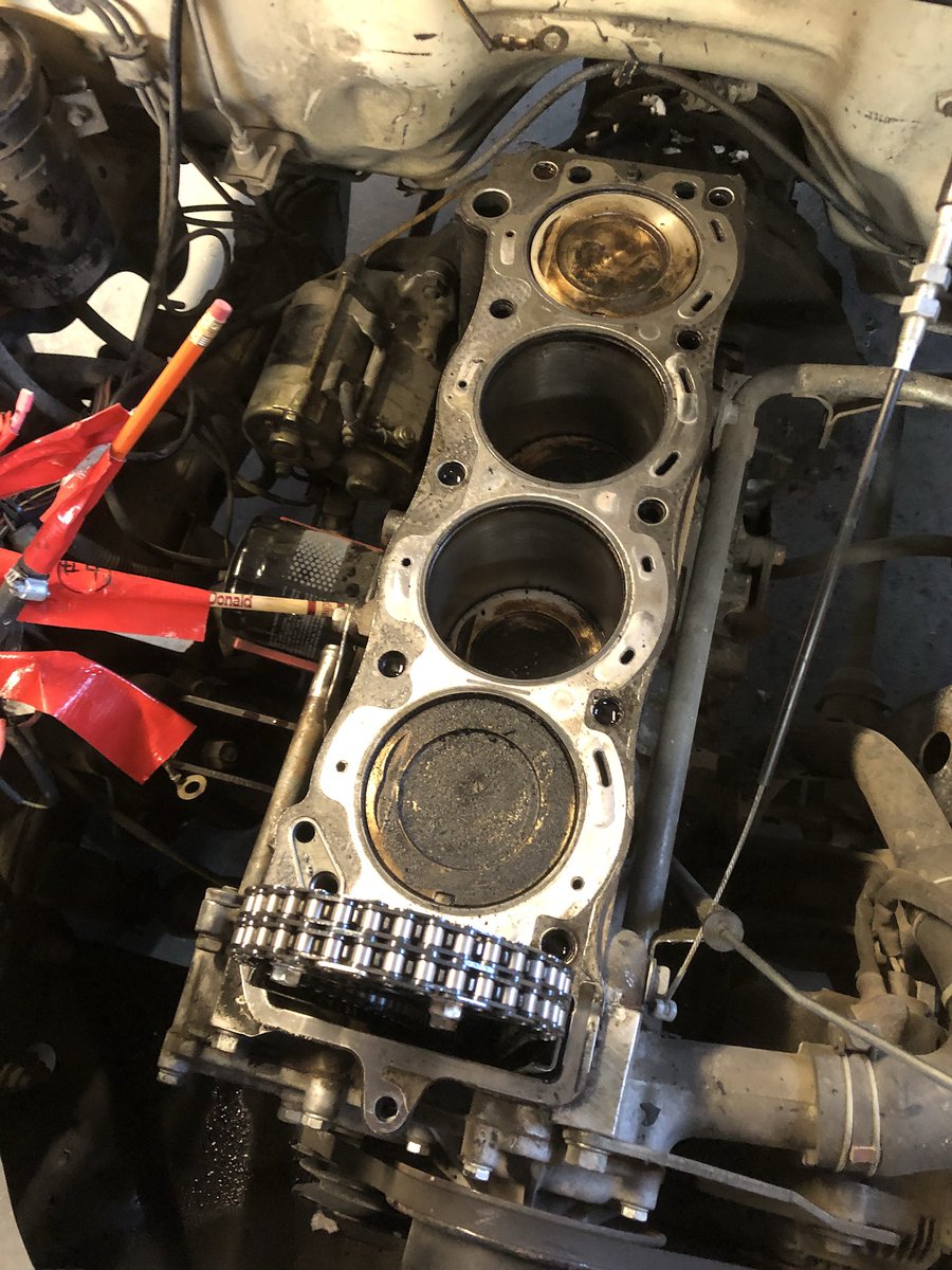 fosterthekitten's tweet photo. @ASavageNation 22R TOYOTA TEARDOWN-BURNT #4 EXHAUST VALVE😭 https://t.co/xL1uQK8uRQ