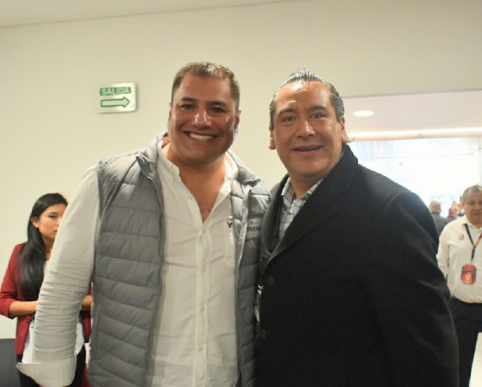 MemoMonroyG's tweet photo. Estimado amigo Dip. @leobardosoto, ¡Gracias líder, por tu confianza, y apoyo en está nueva encomienda! @CTMautomotriz #VW #Audi #CTM https://t.co/aneQe2StVB