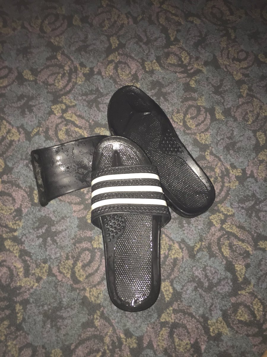 #삼색 슬리퍼의 장열한 최후#해외#원정길#ㅠㅠ#