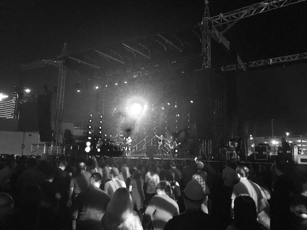 Mind1Official's tweet image. #maxbash time to party!! #adobemax2017 #nerd #music #mind1tv #twitch #creative